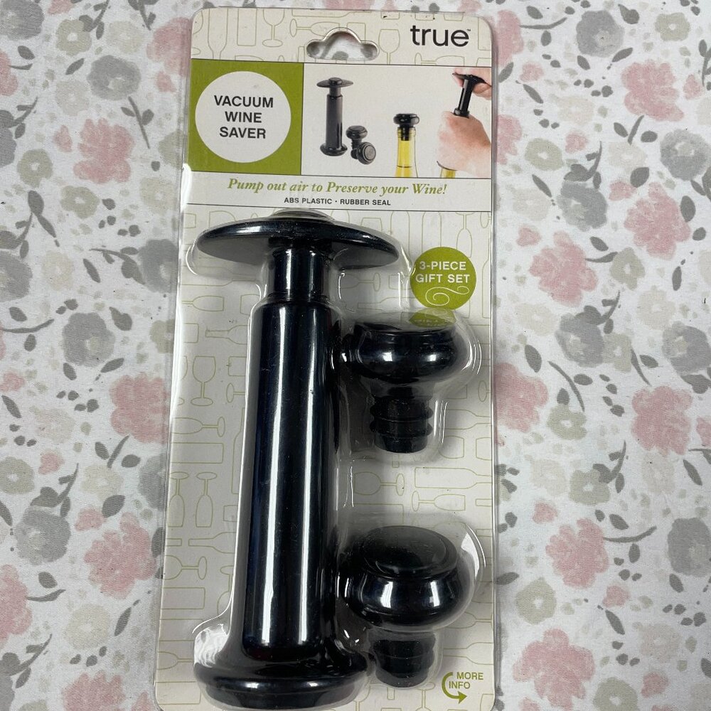 True Vacuum Wine Saver Set - 1 pump, 2 stoppers - NWT